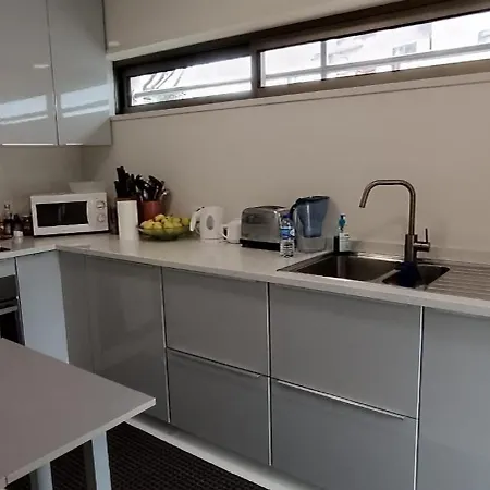 Private Bathroom Shared Kitchen *