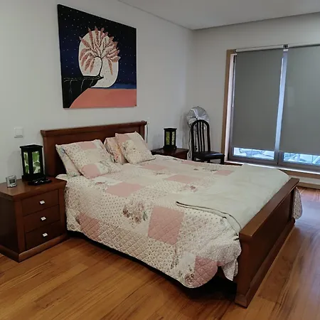 Private Bathroom Shared Kitchen 3* 포르투