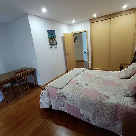 Private Bathroom Shared Kitchen ポルト